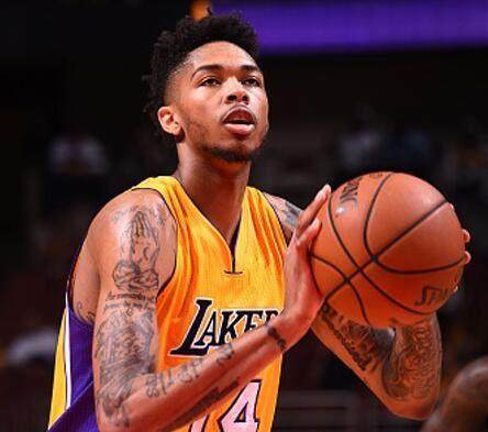 寻求更自主 寻求更自主