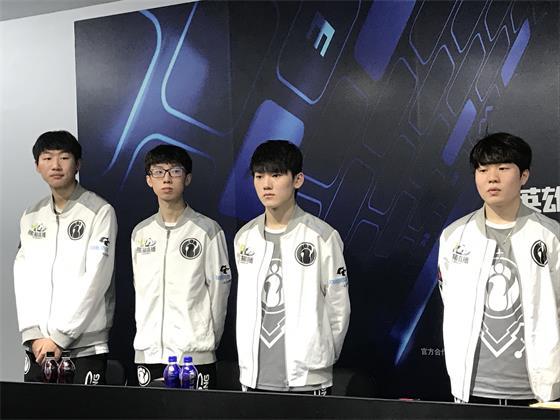 国足以令人 国足以令人