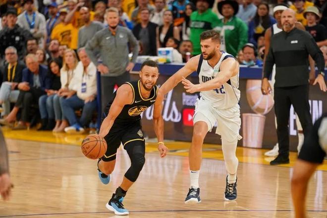 一個更加穩 一個更加穩